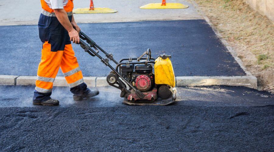 Professional gutter cleaning in Blachly, OR